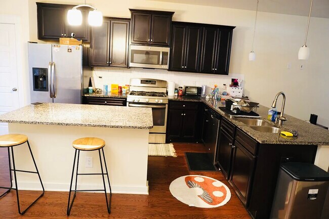 Foto del edificio - 6425 Swatner Dr