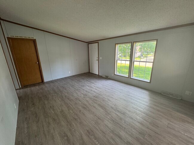 Building Photo - 310 Timberridge Dr E