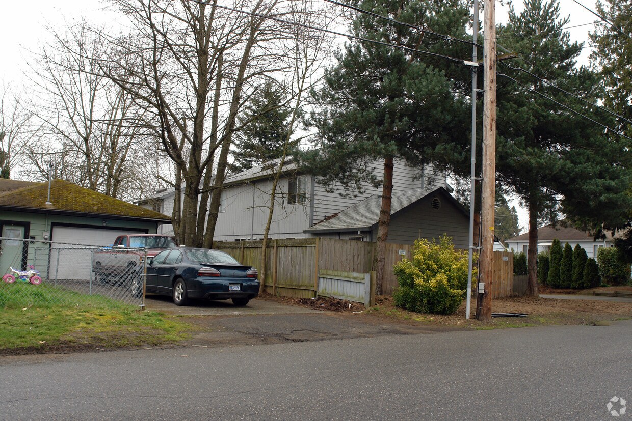 Foto del edificio - 1634-1640 NE 104th Ave