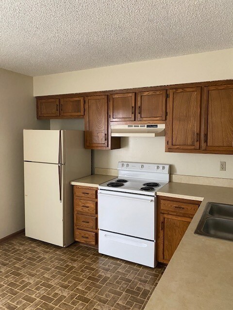 Building Photo - 1312 NW Valley Woods Ct
