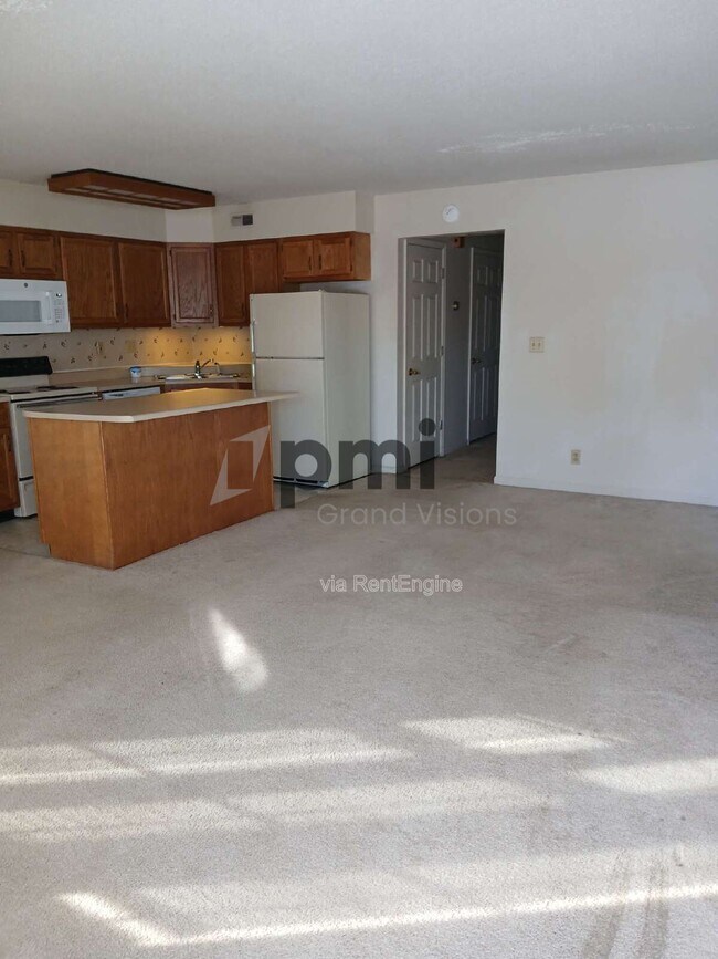 Foto del edificio - 1306 Arthur Ave