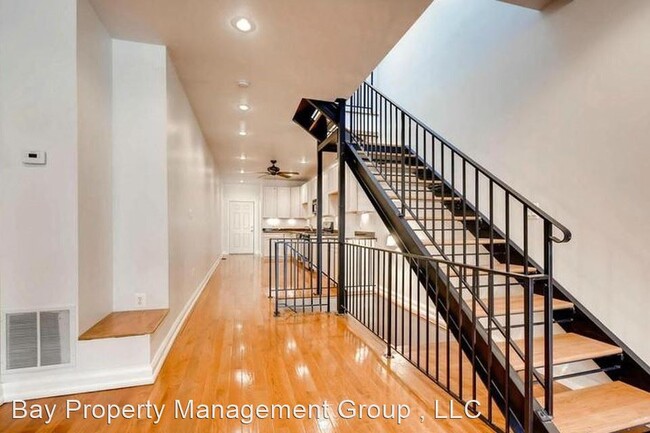 Building Photo - 2 br, 2.5 bath House - 531 N Washington St...