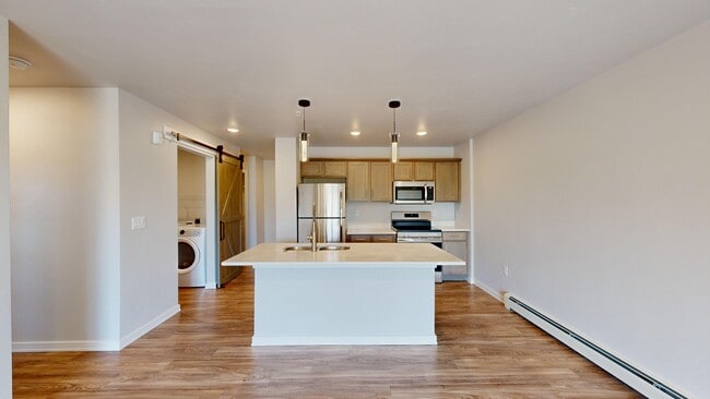 Cocina de 2 habitaciones/2 baños (1100-42) - Legacy Creekside Apartments