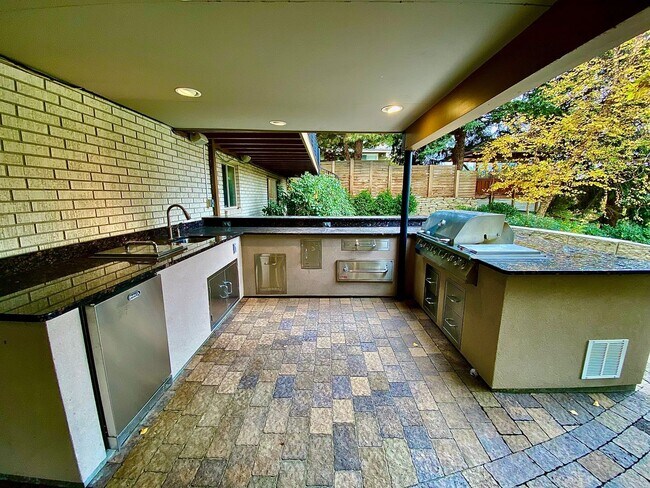 Foto del edificio - Stunning, 4 Bedroom, 3500 Square Foot, Highland's Home in Boise's North End