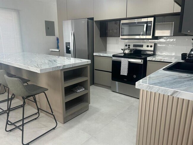 Foto del edificio - 217 SW 15th St