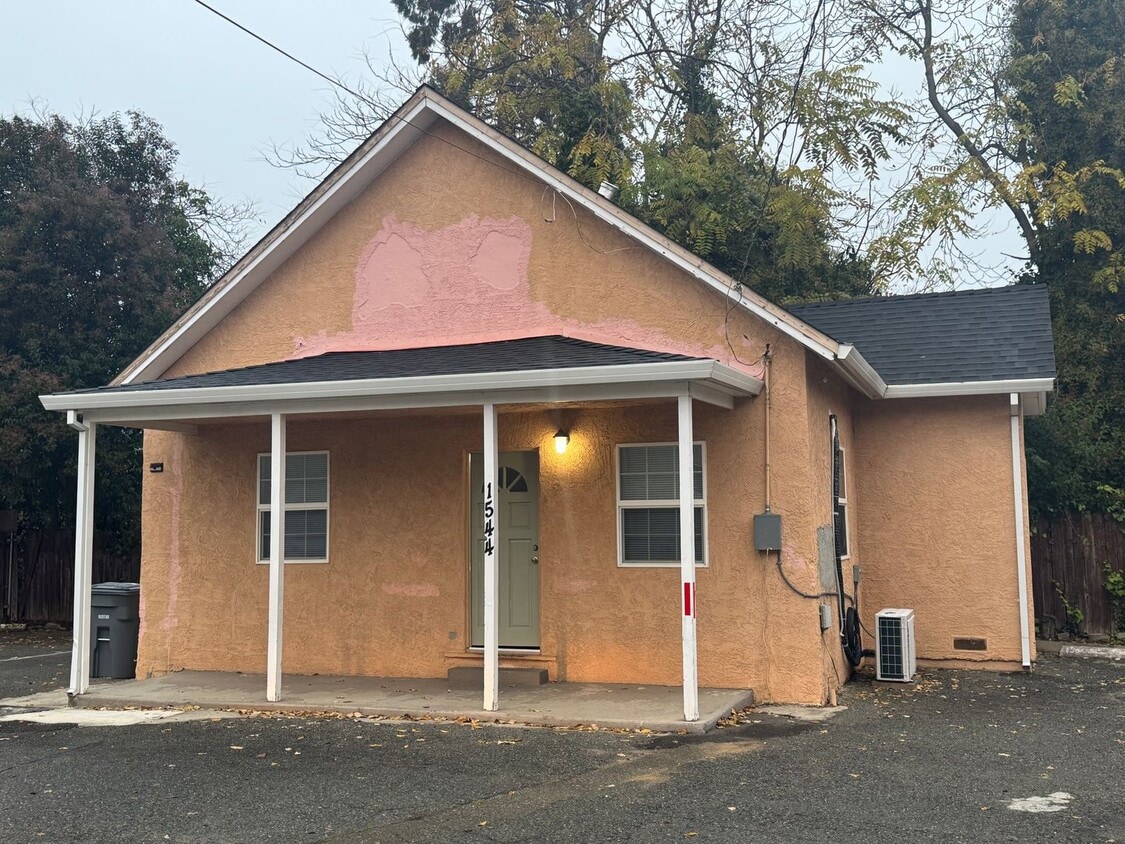 Foto principal - 1544 Montgomery St