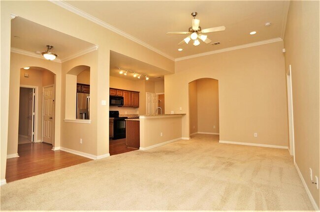 Building Photo - 575 S Virginia Hills Dr