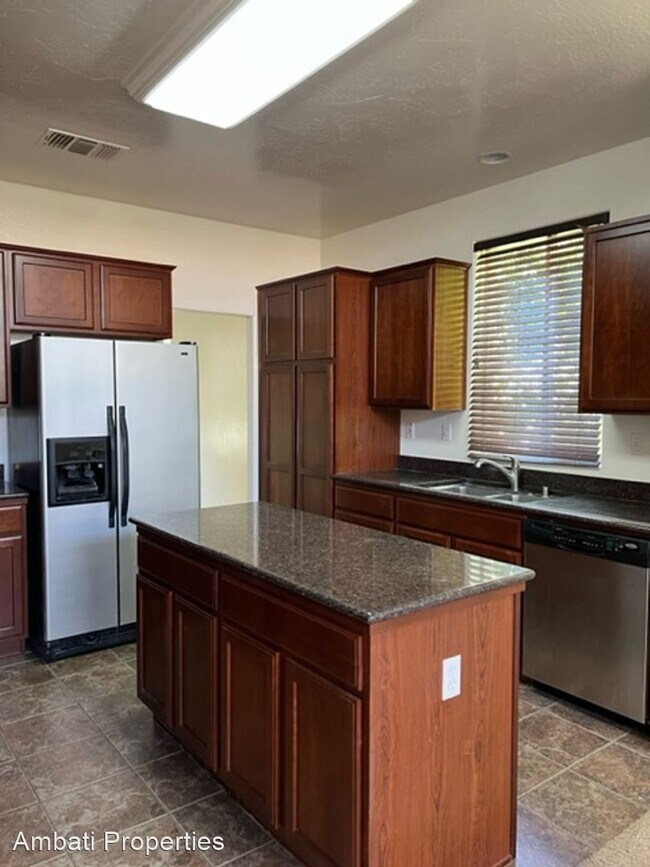 Foto del edificio - Studio, 3 bath House - 807 Lemieux Lane