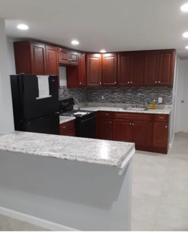 Foto del edificio - 930 Dumont Ave