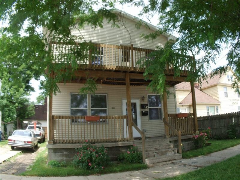 2 br, 1 bath - 811 Courtney St NW # 1 - 2 br, 1 bath  - 811 Courtney St NW # 1