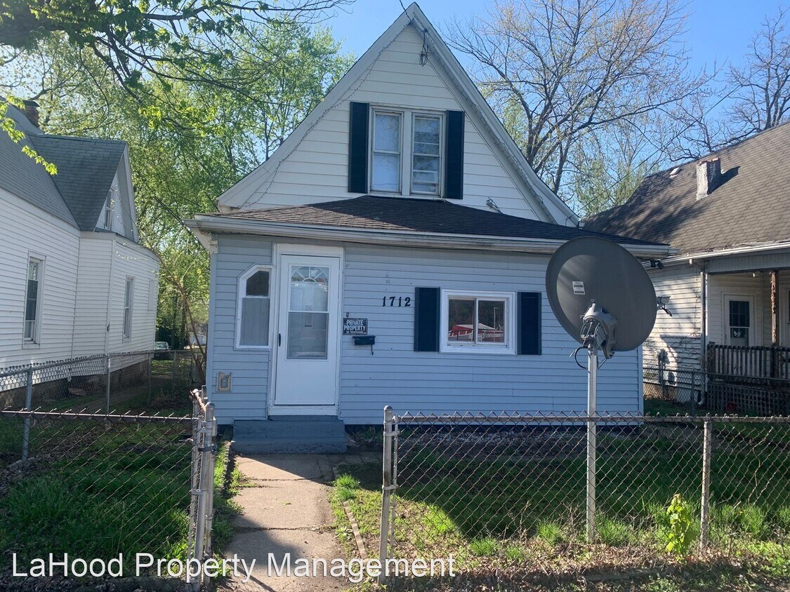 3 br, 1 bath House 1712 NE Monroe St House for Rent in Peoria, IL