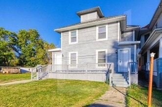 Building Photo - 622 N Mulberry St