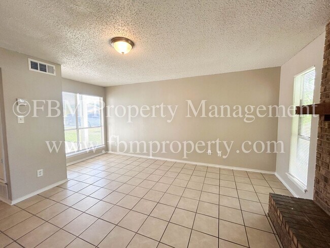 Foto del edificio - 1401 Old Bardwell Rd