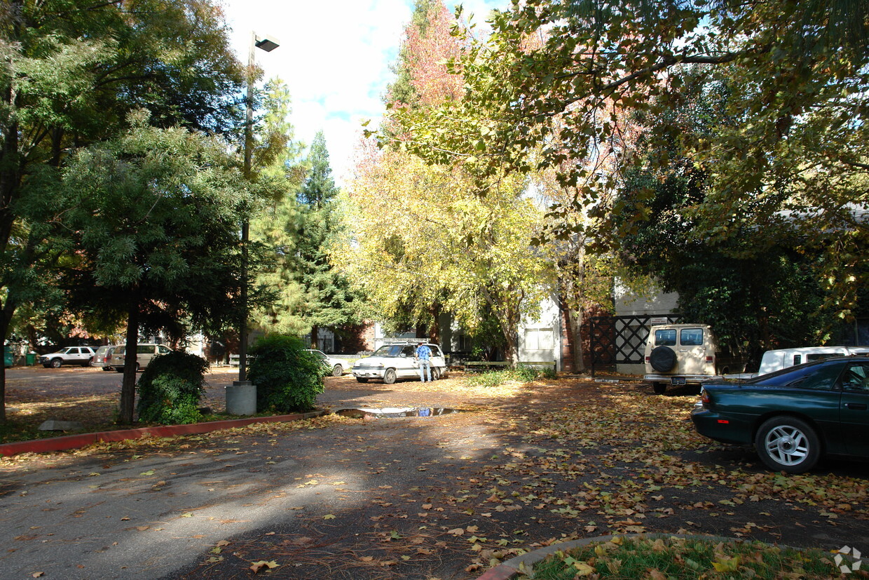 Primary Photo - 1000 Columbus Ave