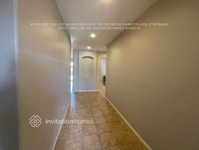 Building Photo - 3213 S 103rd Dr