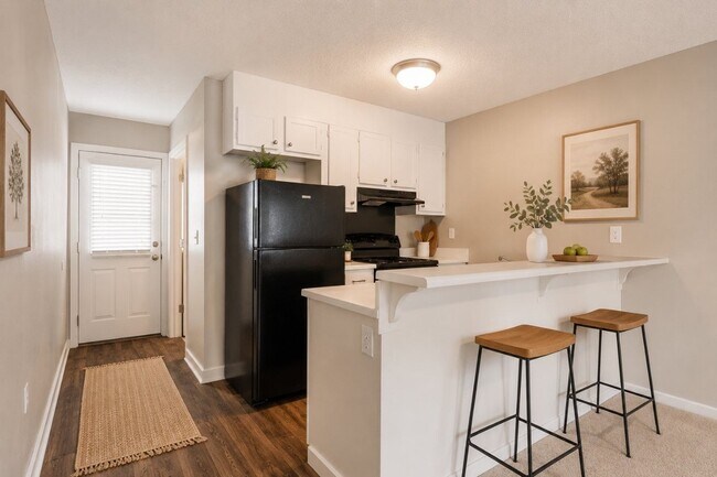 Foto del edificio - 1022 West Apartment Homes