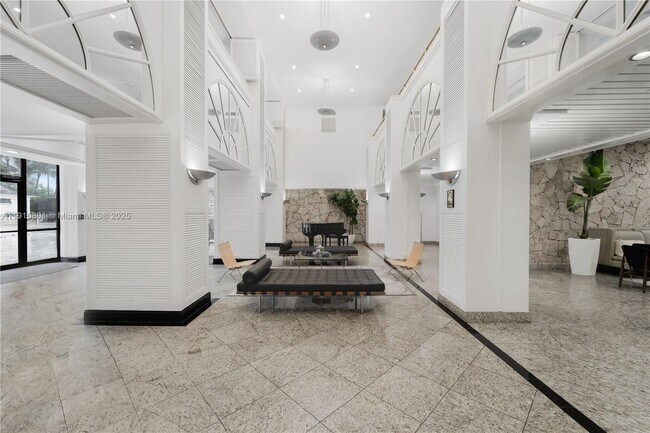 Foto del edificio - 780 NE 69th St