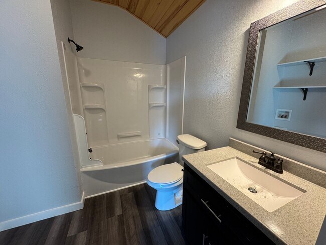 Foto del edificio - 1 Bedroom/1 Bathroom Tiny Home in Sulphur Rock
