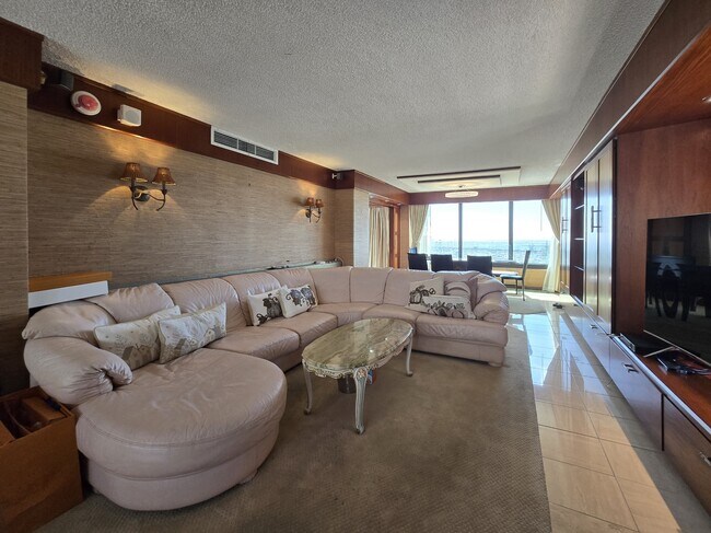 Building Photo - 1650 Ala Moana Blvd