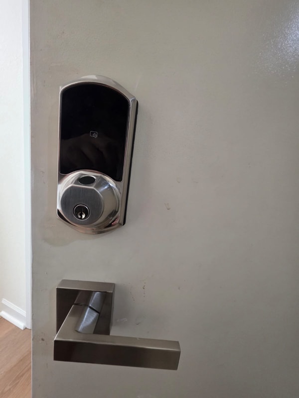 Building Photo - 2210 River Run Dr