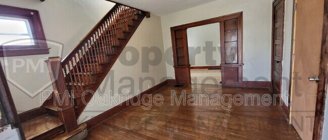 Foto del edificio - 829 Camp St