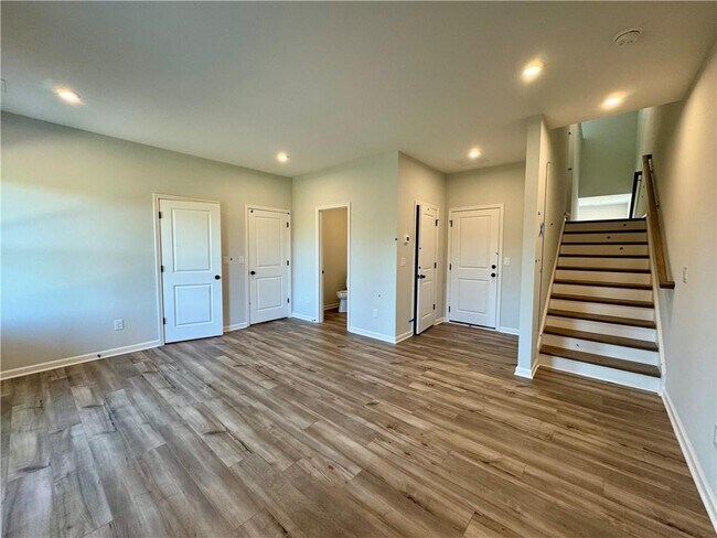 Building Photo - 1409 Creekside Cir NW
