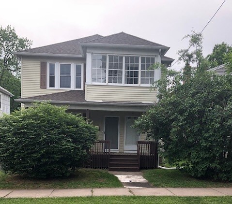 Front - 163 Quaker Ln S