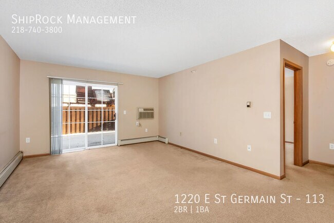 Foto del edificio - 1220 E St Germain St
