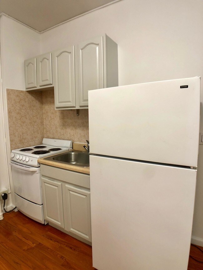 Building Photo - 2 bedroom in Manhattan NY 10011