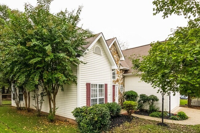Foto del edificio - 4783 Lauren Glen St NW
