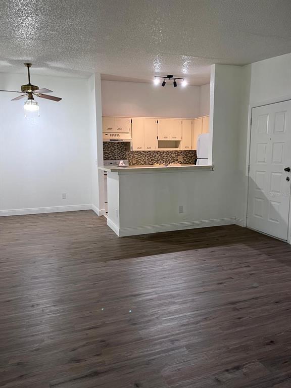 Foto del edificio - 3223 Fox Chase Cir