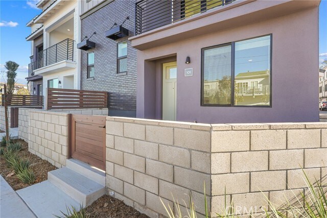 Foto del edificio - 19011 Main St