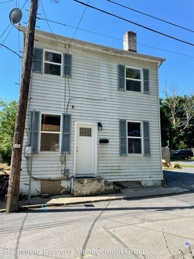 2 br, 1.5 bath House 222 E Mulberry St House Rental in Carlisle, PA