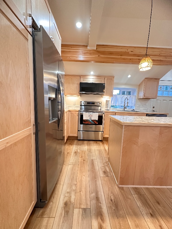 Building Photo - 533 1/2 E 5th St