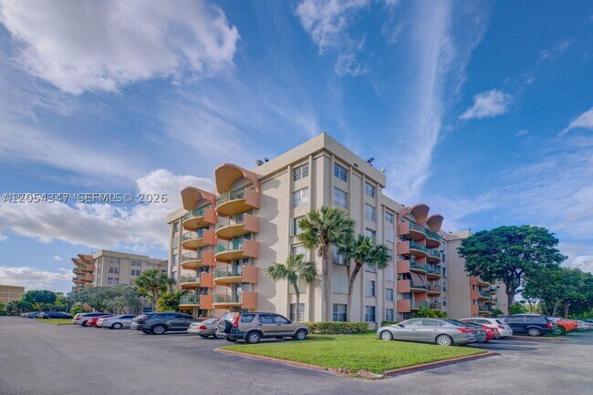 Foto del edificio - 9320 Fontainebleau Blvd