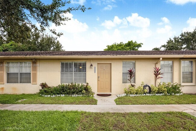 Foto del edificio - 8004 SW 20th Pl