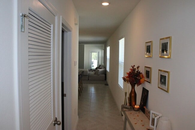 Building Photo - 1385 Daisy Feild Dr