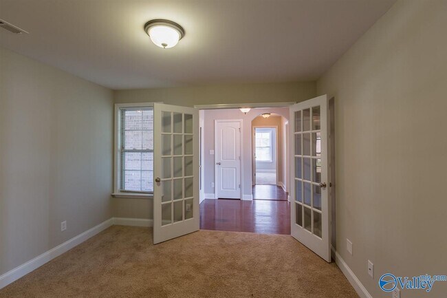 Foto del edificio - 6812 Wintercrest Way SE