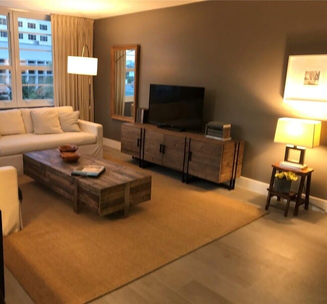 Foto del edificio - 100 Lincoln Rd