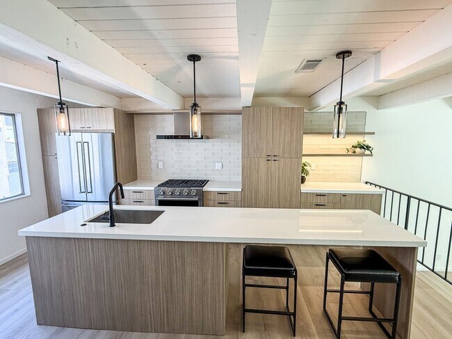 Foto del edificio - 6639 Green Valley Cir