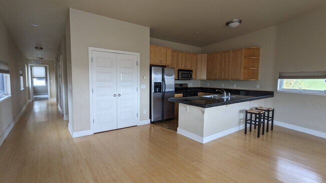 Foto del edificio - 2020 Ionosphere St