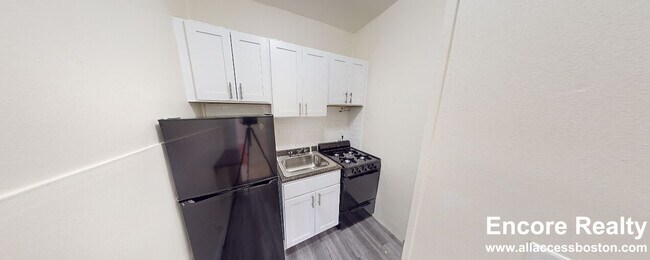 Building Photo - 128 Allston St