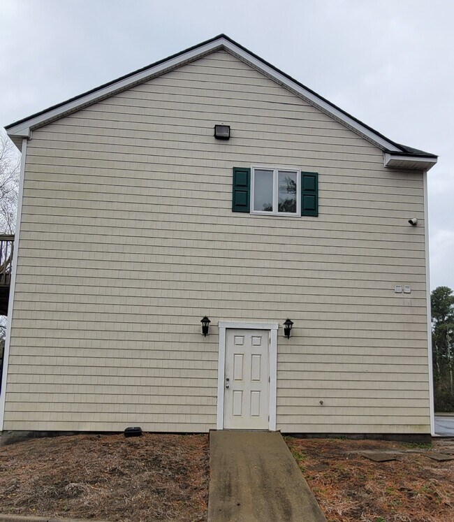 Foto del edificio - 4361 The Woods Rd