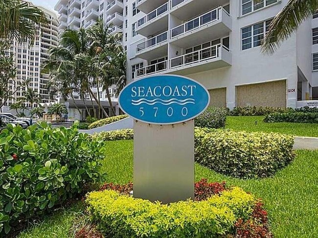 Building Photo - 5700 Collins Ave