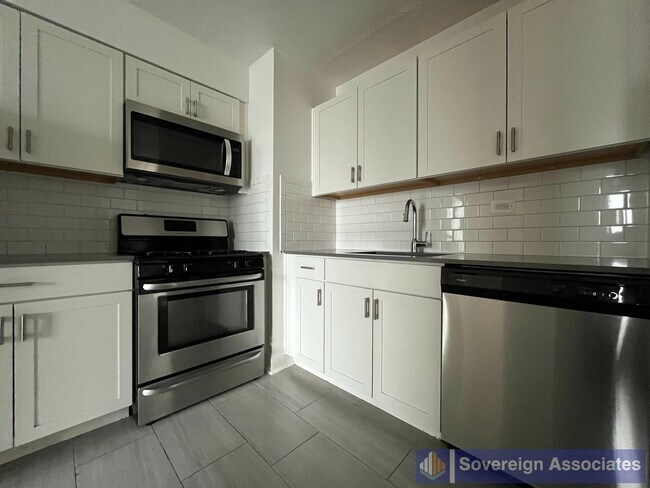 Foto del edificio - 3333 Broadway