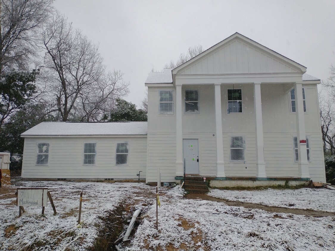 717 Mockingbird Ln, Tyler, TX 75701 Condo for Rent in Tyler, TX