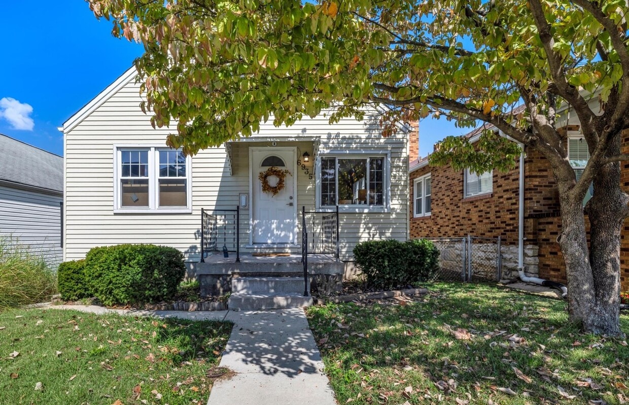 Foto principal - 6935 Lansdowne Ave