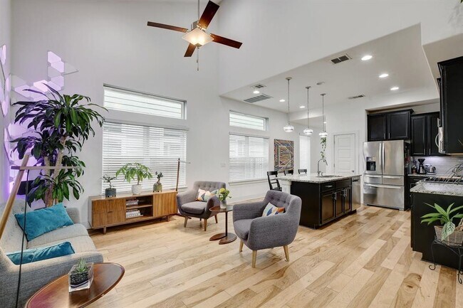 Foto del edificio - 1415 Homespun Rd