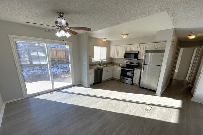 Building Photo - 4142 S Laredo Way