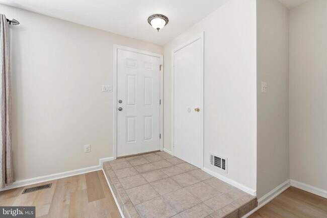 Foto del edificio - 7691 Northern Oaks Ct